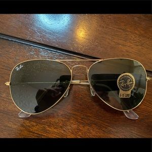 Brand new Ray-Ban Aviator Classic Sunglasses